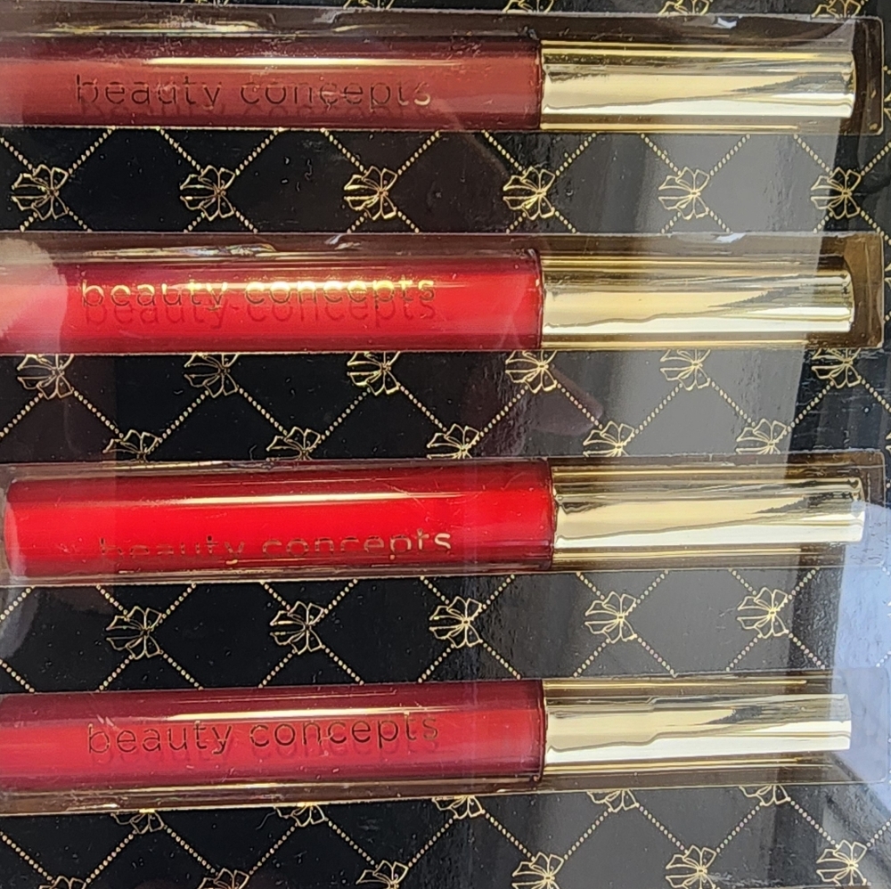 Lip Gloss Set - Red and Pink Shades New 5 Pieces - Picture 2 of 4